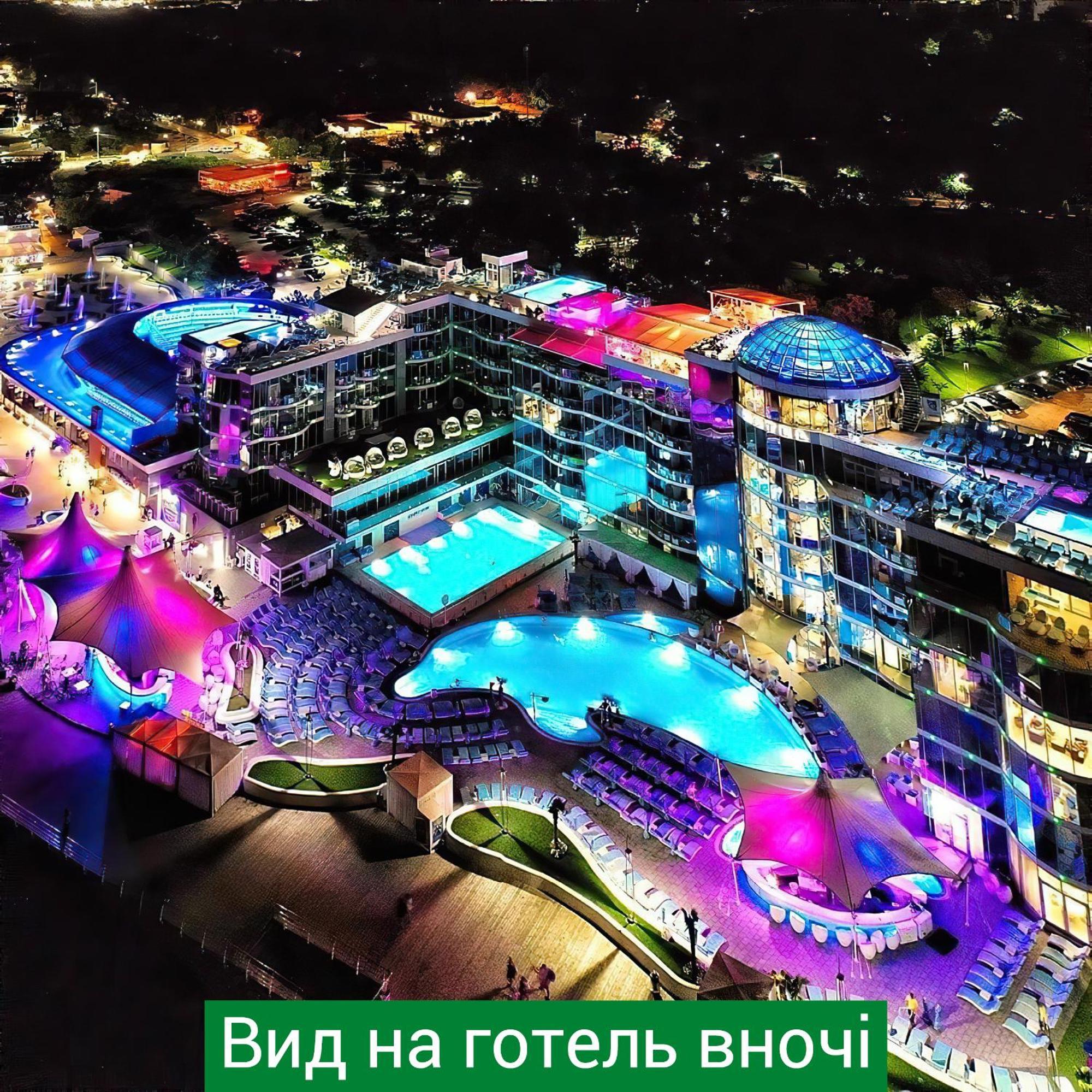 Nemo Hotel Resort & Spa Odessa Exterior foto The central courtyard of the complex