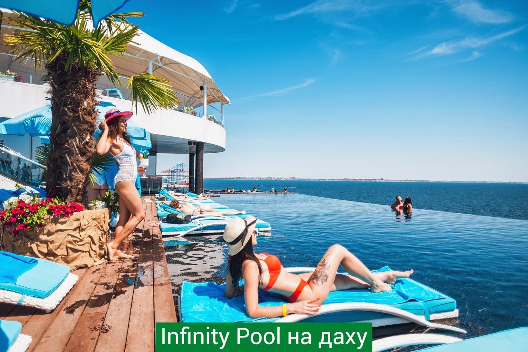 Nemo Hotel Resort & Spa Odessa Exterior foto Infinity pool at the Black Sea